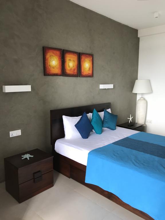 White Sand Villa - Beach Front Hikkaduwa Exterior photo